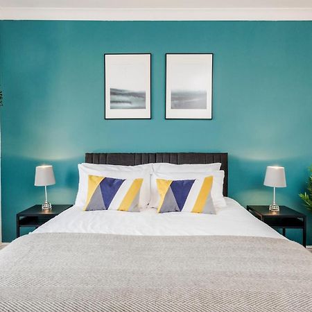 Business & Leisure 2 Bedroom & Parking By Damask Homes Ilford Bagian luar foto