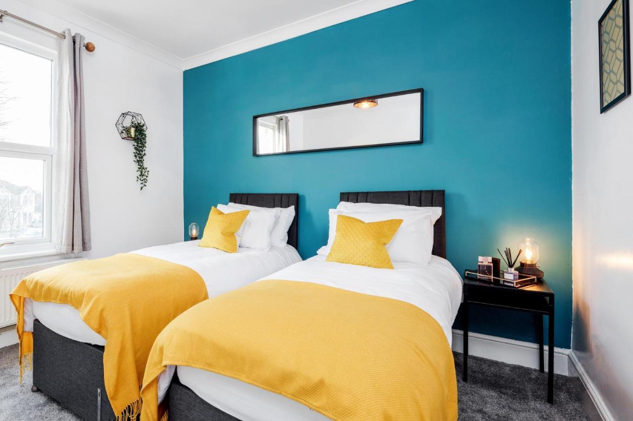Business & Leisure 2 Bedroom & Parking By Damask Homes Ilford Bagian luar foto