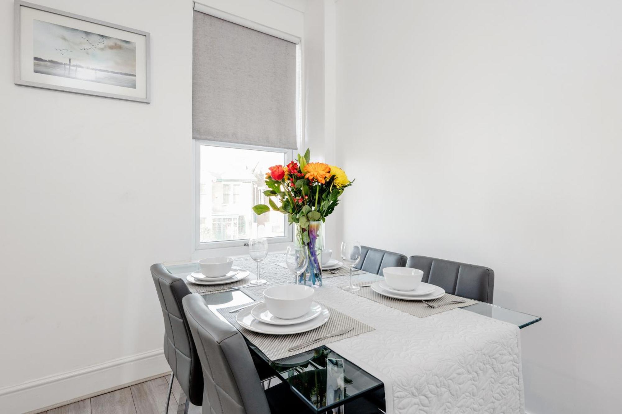 Business & Leisure 2 Bedroom & Parking By Damask Homes Ilford Bagian luar foto