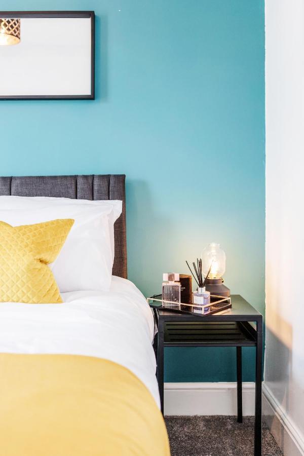 Business & Leisure 2 Bedroom & Parking By Damask Homes Ilford Bagian luar foto
