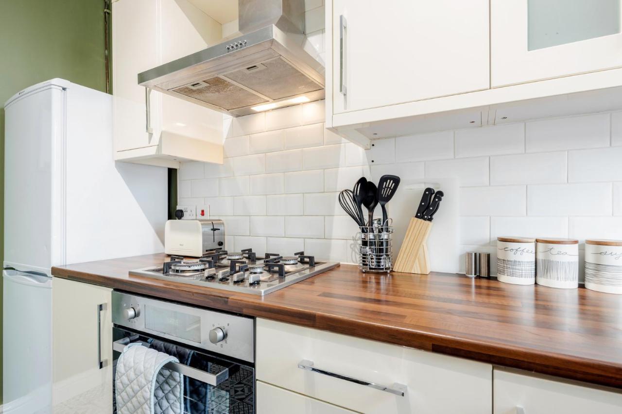 Business & Leisure 2 Bedroom & Parking By Damask Homes Ilford Bagian luar foto